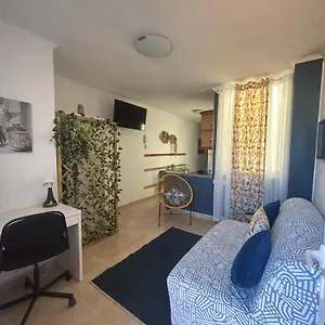 Acogedor Atico Con Terraza En Apartamento La Laguna (Tenerife)